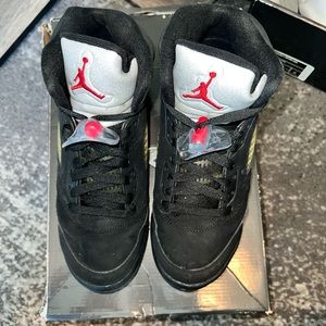 Jordan 5 Retro Black Metallic 2011